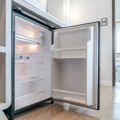 Minikjøleskapet kommer i forskjellige størrelser og i ulike design.